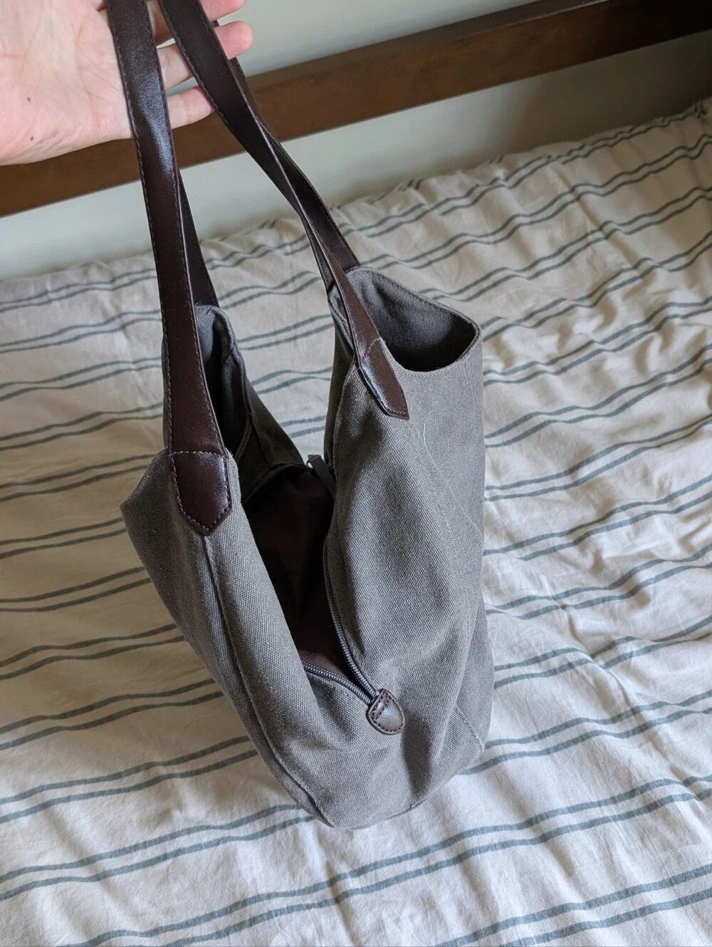 Cute Functional Brown Bag With Lots Of Pockets